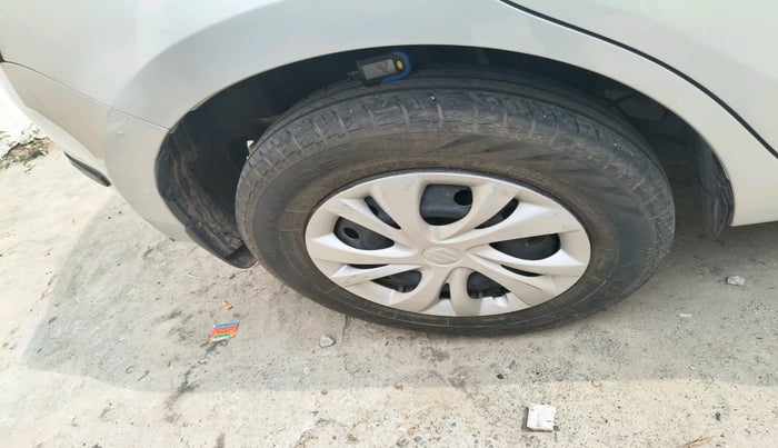 2022 Maruti Swift VXI, Petrol, Manual, 22,715 km, tyre