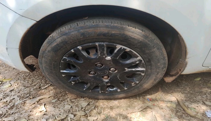 2011 Hyundai i20 MAGNA 1.2, Petrol, Manual, 1,01,605 km, tyre