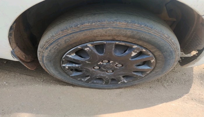 2011 Hyundai i20 MAGNA 1.2, Petrol, Manual, 1,01,605 km, tyre