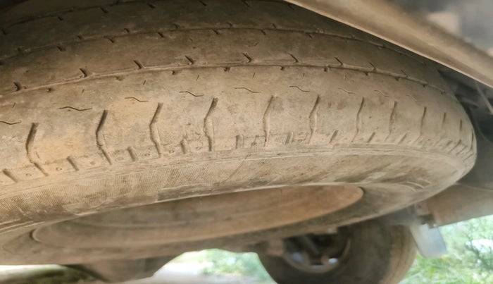 2012 Mahindra Xylo E8 ABS AIRBAG, Diesel, Manual, 2,76,196 km, tyre