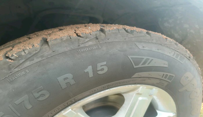 2012 Mahindra Xylo E8 ABS AIRBAG, Diesel, Manual, 2,76,196 km, tyre