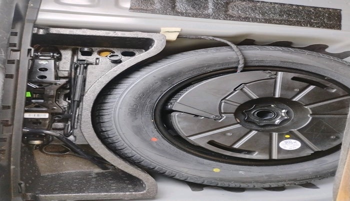 2022 Skoda SLAVIA STYLE 1.0L TSI MT, Petrol, Manual, 51,820 km, tyre