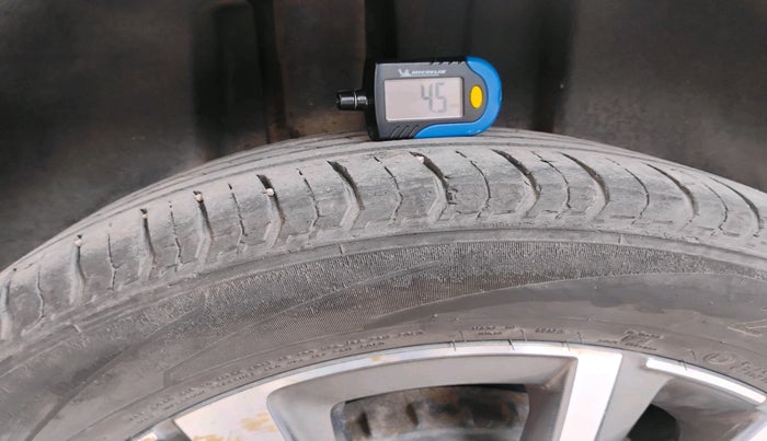 2022 Skoda SLAVIA STYLE 1.0L TSI MT, Petrol, Manual, 51,820 km, tyre