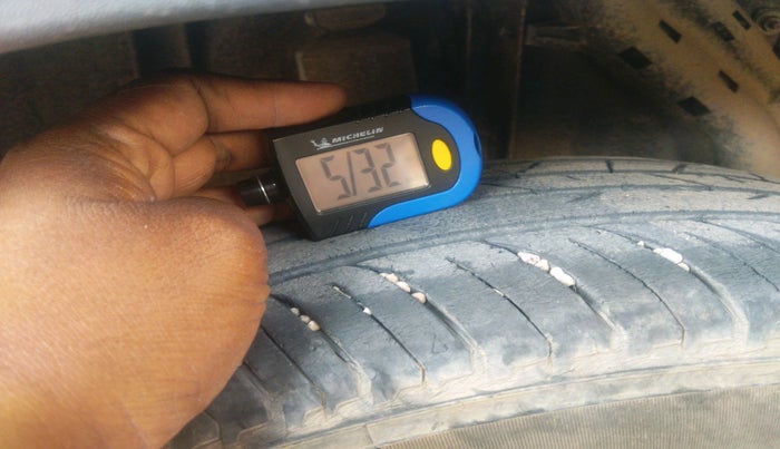 2023 Nissan MAGNITE XV MT, Petrol, Manual, 29,599 km, tyre