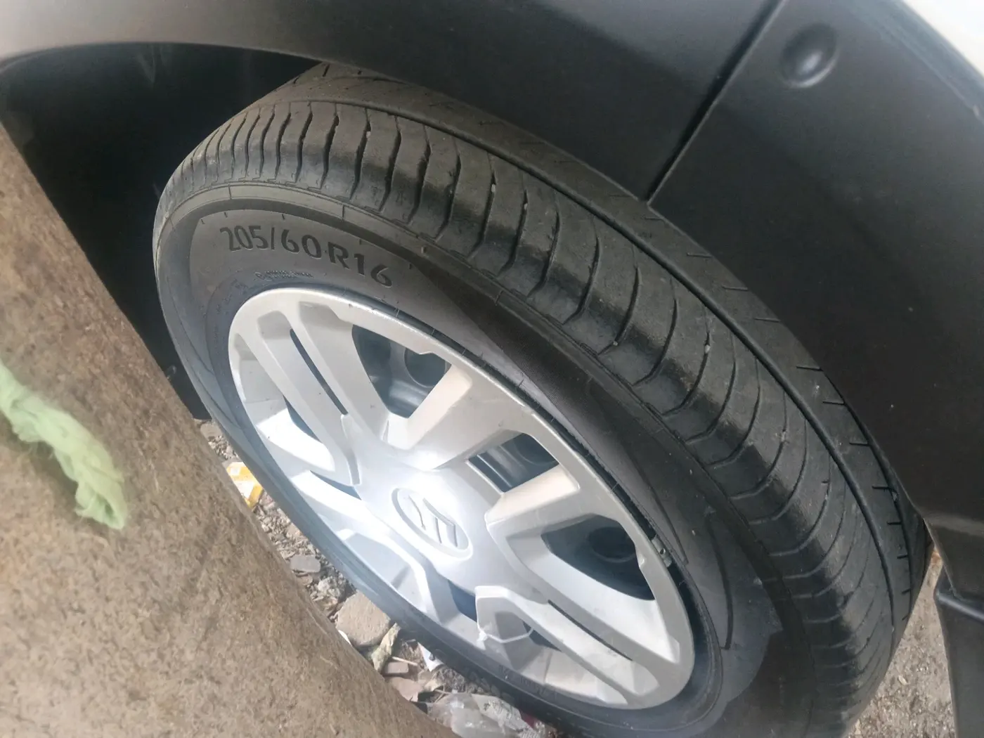 2022 Maruti Vitara Brezza VXI, Petrol, Manual, 21,870 km, tyre