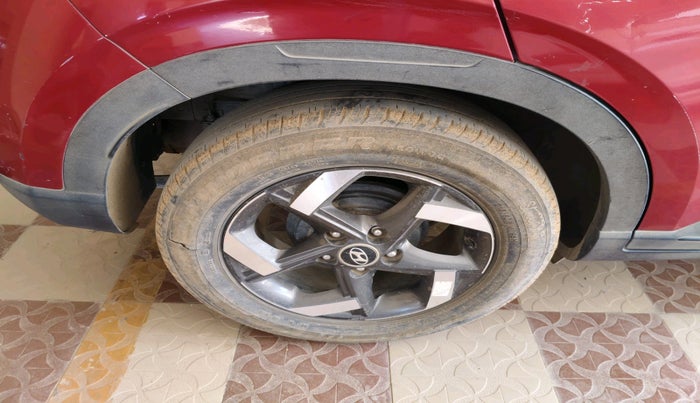 2021 Hyundai VENUE SX 1.0 TURBO, Petrol, Manual, 81,156 km, tyre