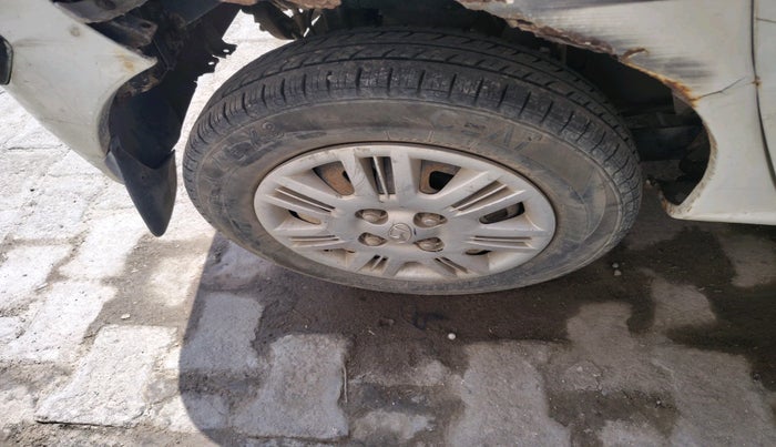 2011 Hyundai Santro Xing GLS, Petrol, Manual, 96,702 km, tyre