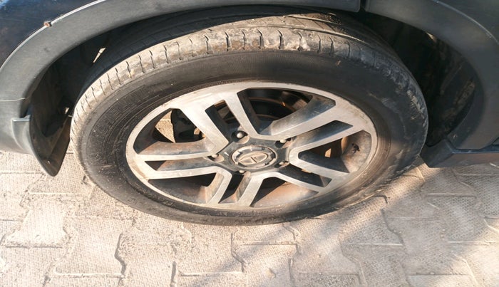 2017 Tata Hexa XTA 4X2 6 STR, Diesel, Automatic, 1,61,241 km, tyre