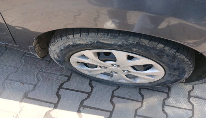 2014 Hyundai Grand i10 SPORTZ 1.2 KAPPA VTVT, Petrol, Manual, 63,050 km, tyre