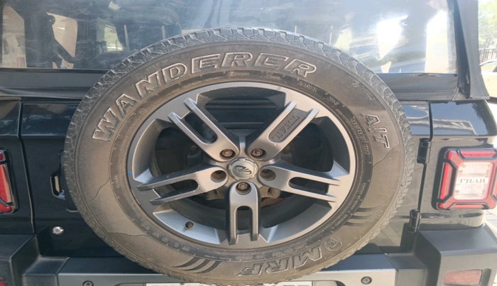 2021 Mahindra Thar LX D 4WD MT CONVERTIBLE, Diesel, Manual, 69,175 km, tyre