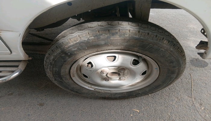 2012 Maruti Eeco 5 STR WITH A/C+HTR, Petrol, Manual, 78,910 km, tyre