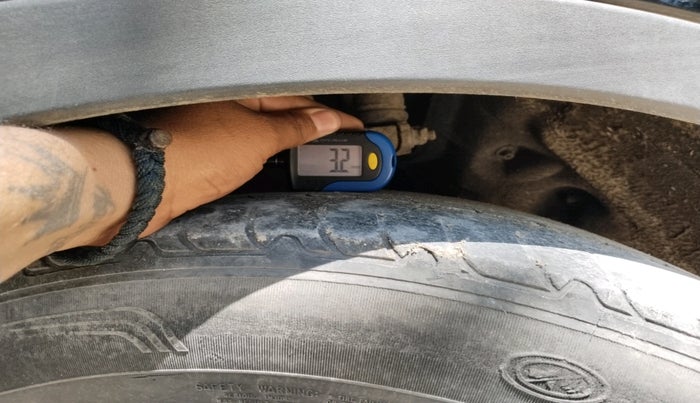 2015 Audi Q7 45 TDI TECHNOLOGY PLUS SUNROOF, Diesel, Automatic, 1,52,934 km, tyre