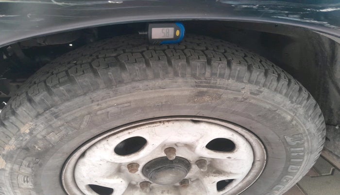 2005 Mahindra Scorpio 2.6 DX CRDE, Diesel, Manual, 3,71,525 km, tyre