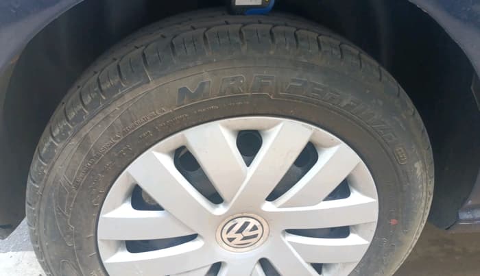 2015 Volkswagen Polo COMFORTLINE 1.5L, Diesel, Manual, 1,31,102 km, tyre