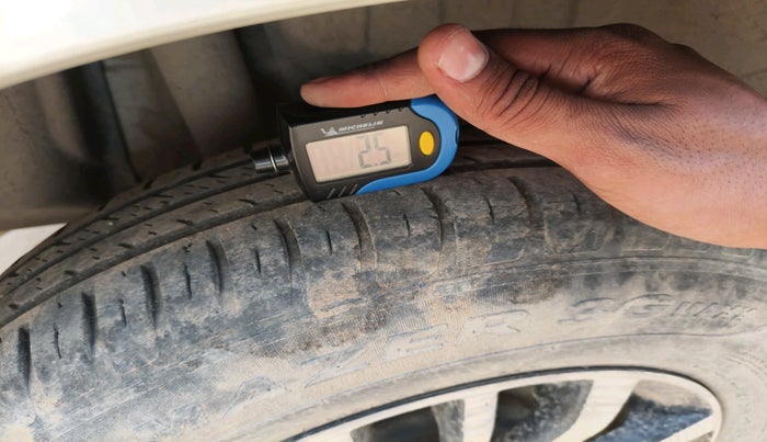 2020 Maruti Swift LXI, Petrol, Manual, 37,658 km, tyre