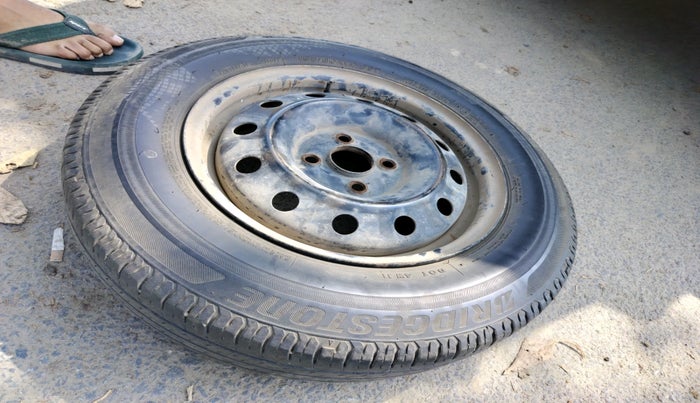 2017 Maruti Dzire VDI, Diesel, Manual, 1,78,345 km, tyre