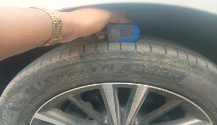 2017 Toyota Corolla Altis VL CVT PETROL, Petrol, Automatic, 75,419 km, tyre