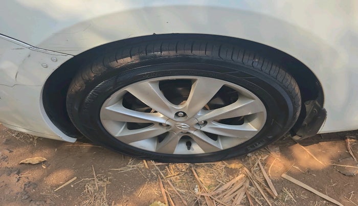 2012 Hyundai Verna FLUIDIC 1.6 CRDI SX OPT, Diesel, Manual, 1,67,555 km, tyre