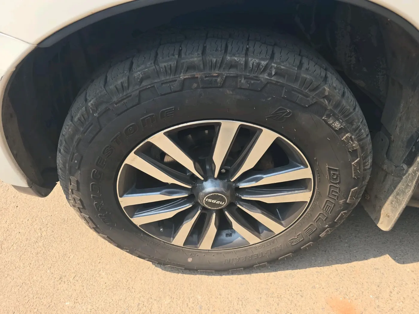 2018 ISUZU MU-X 4x2 AT, Diesel, Automatic, 1,29,500 km, tyre