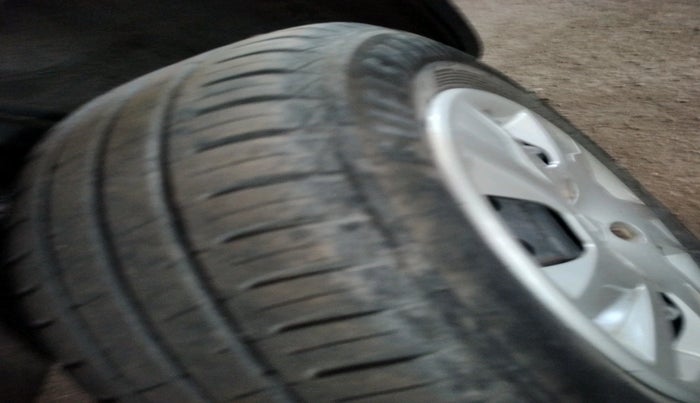 2020 Renault Kwid RXT 0.8, Petrol, Manual, 39,992 km, tyre