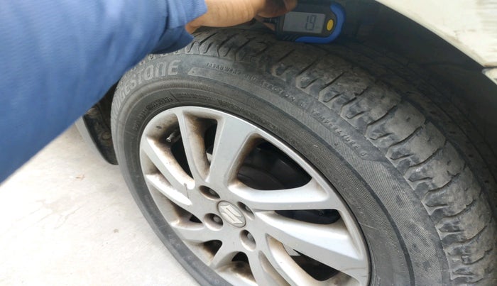 2011 Maruti Swift ZXI, Petrol, Manual, 91,130 km, tyre