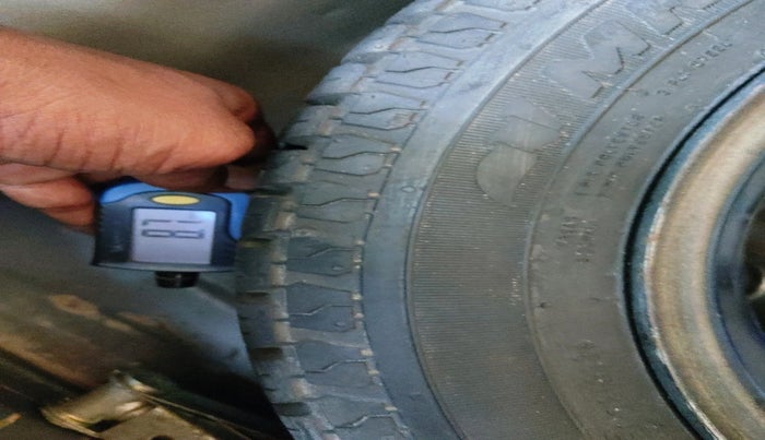 2018 Hyundai Eon ERA +, Petrol, Manual, 49,961 km, tyre