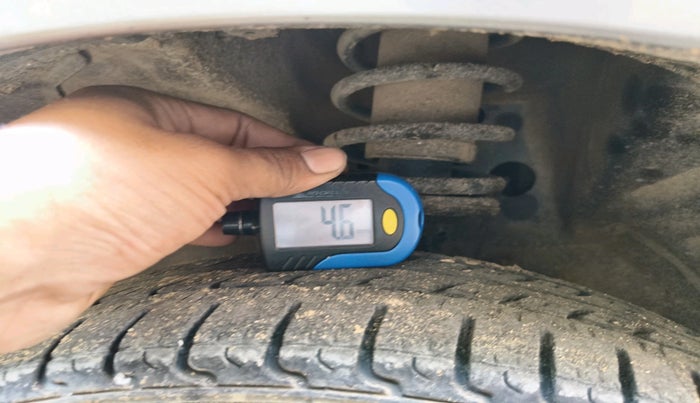 2015 Maruti Wagon R 1.0 VXI, Petrol, Manual, 1,30,542 km, tyre