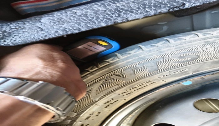 2015 Maruti Wagon R 1.0 VXI, Petrol, Manual, 1,30,542 km, tyre