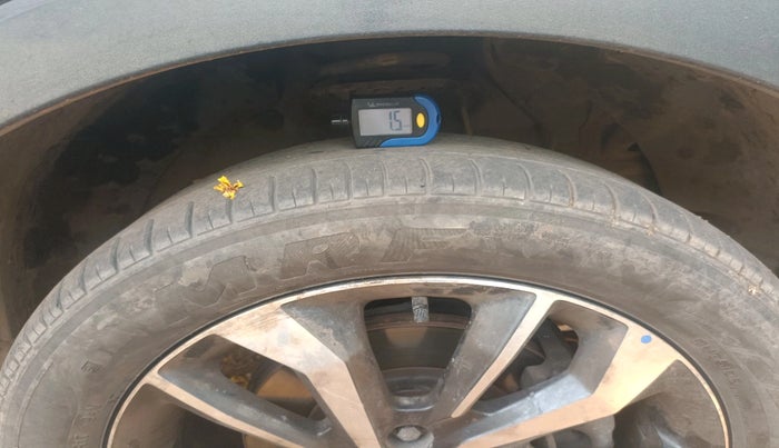 2019 Mahindra XUV300 W8 (O) 1.2 PETROL, CNG, Manual, 1,77,838 km, tyre