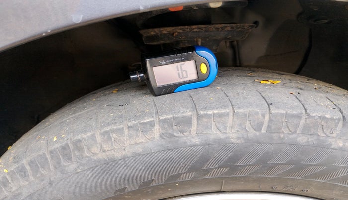 2017 Hyundai Elite i20 MAGNA 1.2, CNG, Manual, 1,06,930 km, tyre