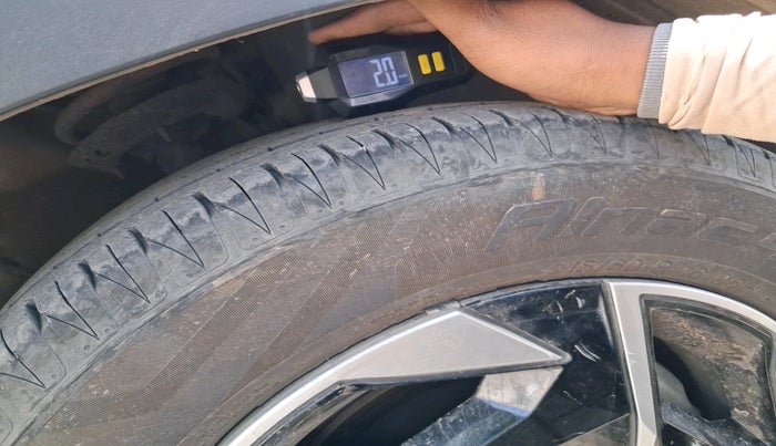 2024 KIA SONET HTX 1.5 AT, Diesel, Automatic, 33,295 km, tyre