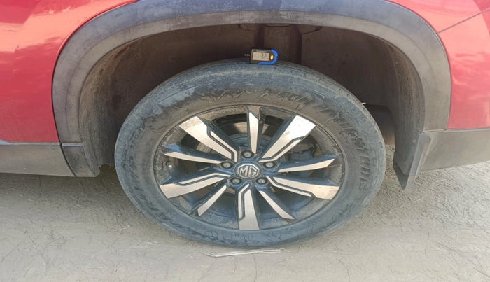 2019 MG HECTOR SHARP 2.0 DIESEL, Diesel, Manual, 82,616 km, tyre