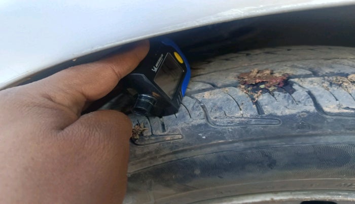 2012 Maruti Alto K10 LXI, CNG, Manual, 1,02,160 km, tyre