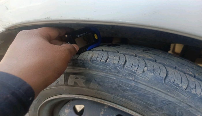 2012 Maruti Alto K10 LXI, CNG, Manual, 1,02,160 km, tyre