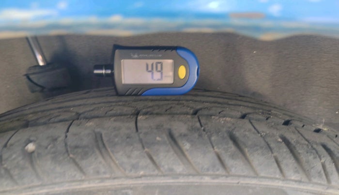 2012 Honda Brio V MT, Petrol, Manual, 1,04,450 km, tyre