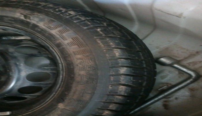 2013 Maruti Alto 800 LXI, Petrol, Manual, 1,05,504 km, tyre