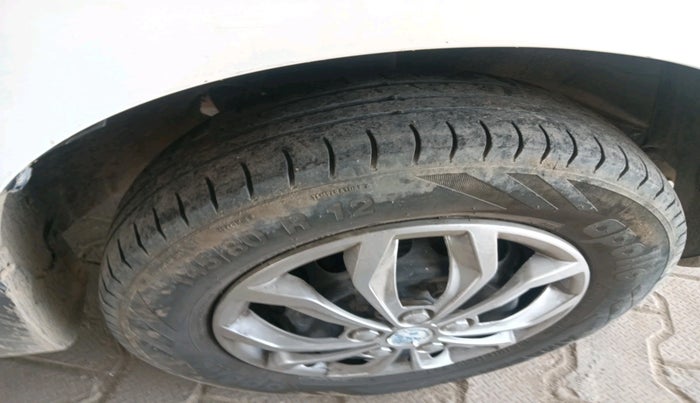 2013 Maruti Alto 800 LXI, Petrol, Manual, 1,05,504 km, tyre