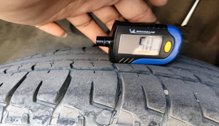 2016 Renault Duster 110 PS RXZ 4X2 AMT DIESEL, Diesel, Automatic, 1,38,215 km, tyre