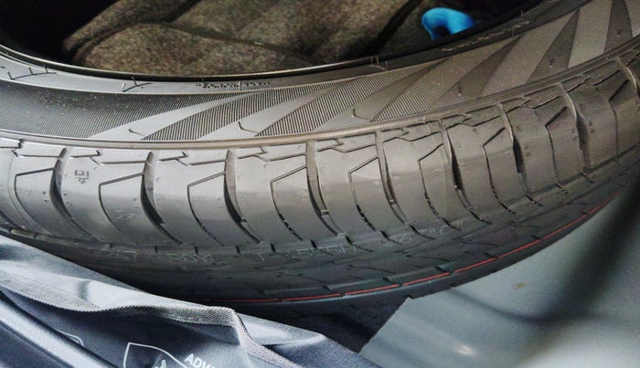 2023 KIA SELTOS  X LINE 1.5 TURBO PETROL DCT, Petrol, Automatic, 33,338 km, tyre