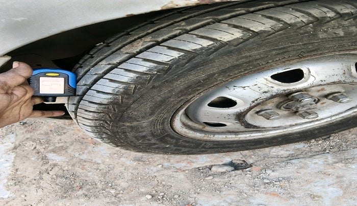 2012 Hyundai Santro Xing GL PLUS, CNG, Manual, 1,45,947 km, tyre