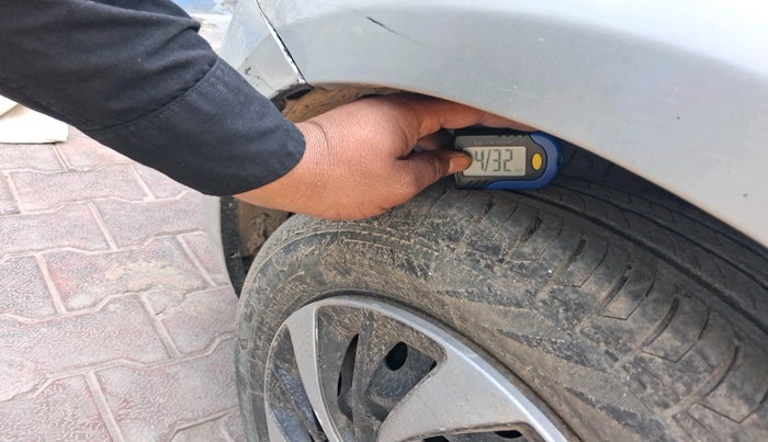 2015 Maruti Ciaz VXI+, Petrol, Manual, 1,03,059 km, tyre