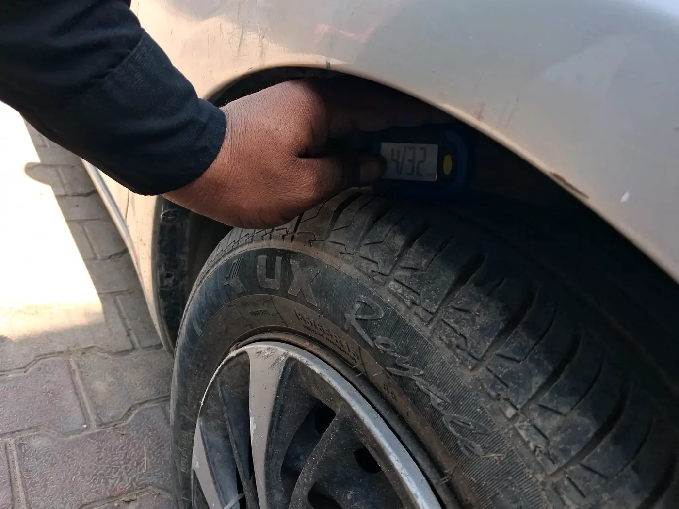 2015 Maruti Ciaz VXI+, Petrol, Manual, 1,03,059 km, tyre