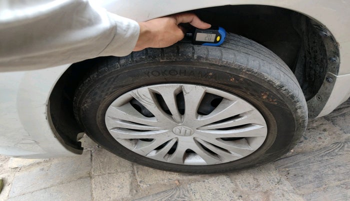 2014 Maruti Ertiga VXI, CNG, Manual, 78,008 km, tyre