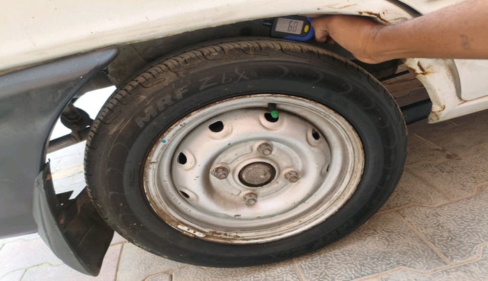 2011 Maruti 800 STD, CNG, Manual, 14,188 km, tyre