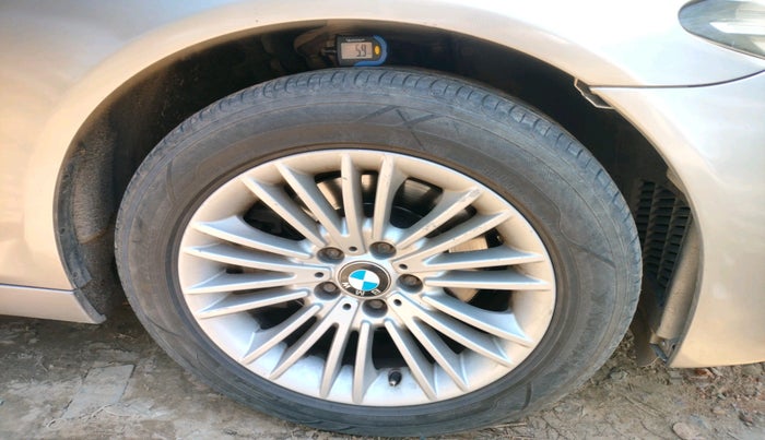 2015 BMW 5 Series 520D PRESTIGE PLUS, Diesel, Automatic, 1,18,159 km, tyre