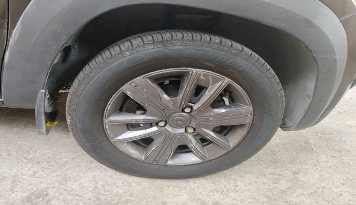 2020 Renault Kwid CLIMBER 1.0 AMT (O), Petrol, Automatic, 51,885 km, tyre