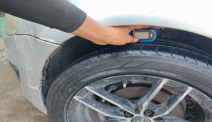 2011 Volkswagen Polo COMFORTLINE 1.2L PETROL, Petrol, Manual, 75,308 km, tyre