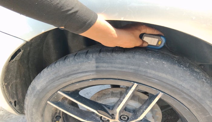 2011 Volkswagen Polo COMFORTLINE 1.2L PETROL, Petrol, Manual, 75,308 km, tyre