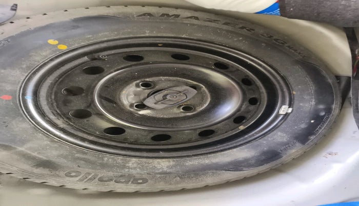 2019 Maruti Swift VXI, Petrol, Manual, 39,791 km, tyre