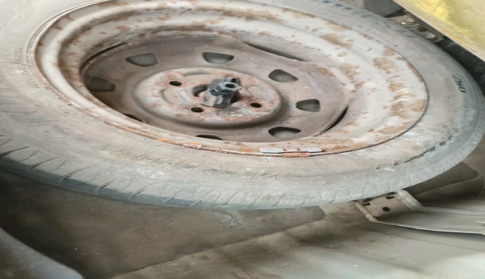 2008 Hyundai Santro Xing GLS, Petrol, Manual, 84,400 km, tyre